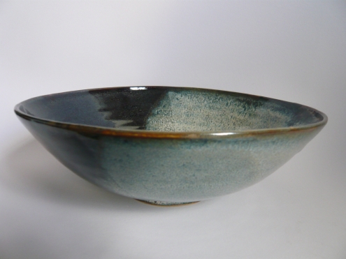 coupe, émail noir et bleu