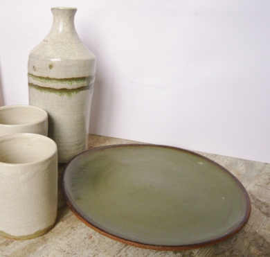 Assiette bouteille et gobelets droits
